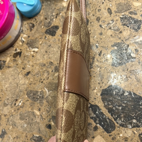 Coach corner zip wristlet - Picture 4 of 6